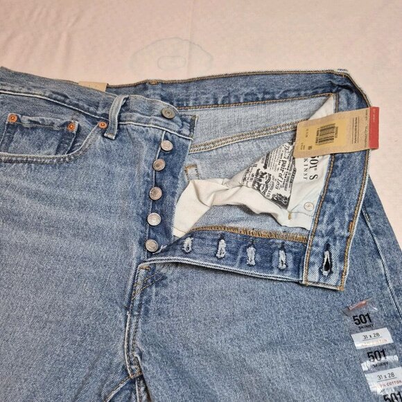 Levis Womens Jeans 501 Skinny High Rise Distressed Button Fly Size 31x28 NWT 36 - Picture 3 of 13